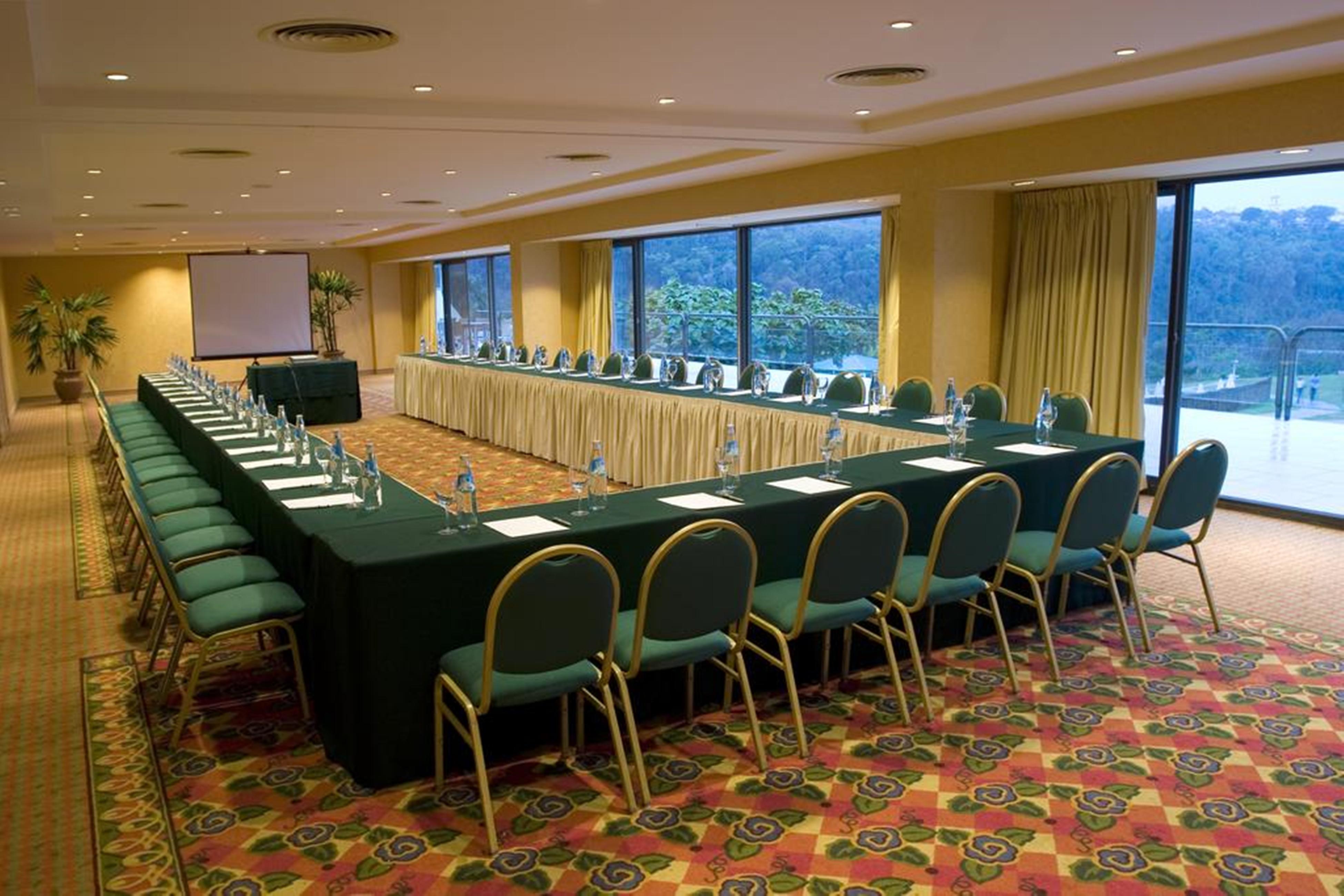 Gran Melia Iguazu Hotel Puerto Iguazu Ngoại thất bức ảnh U-shaped table